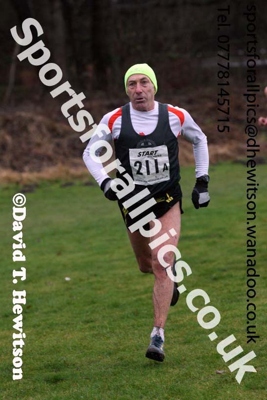 Mens veterans Durham Cathedral Cross Country Relays, Maiden Castle, Durham. Photo: David T. Hewitson/Sports for All Pics